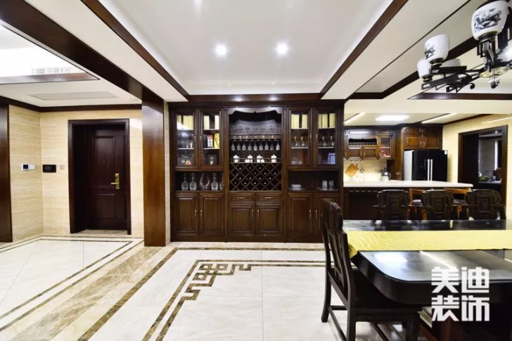 天璽灣300平米新中式風(fēng)格裝修案例實拍圖--餐邊柜